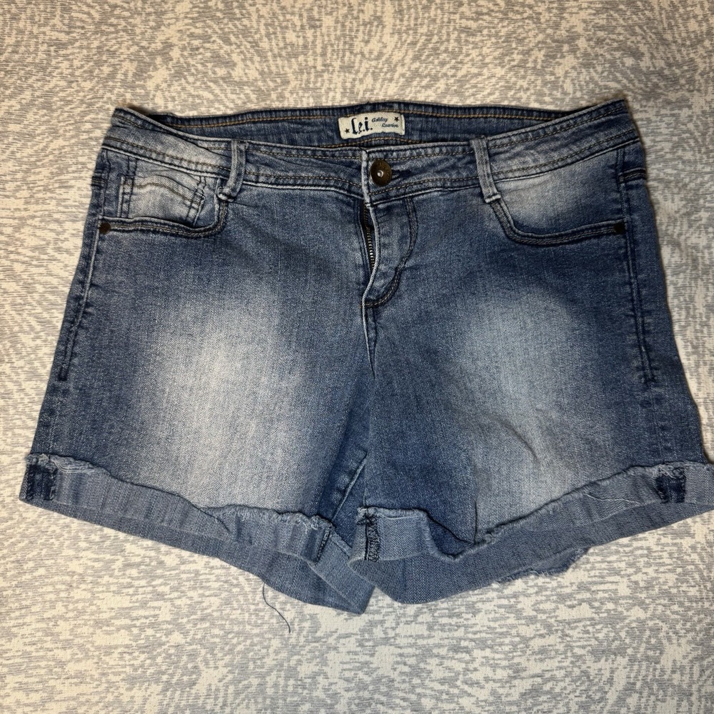 L.e.i. Ashley Lauren Blue Denim Cut-Off Shorts Women's (size not tagged)